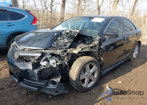 2013 Toyota Camry Se z USA, uszkodzony, nr VIN 4T1BF1FK7DU246155